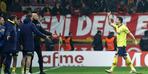 Ağzını açtı, gözlerini kapattı!