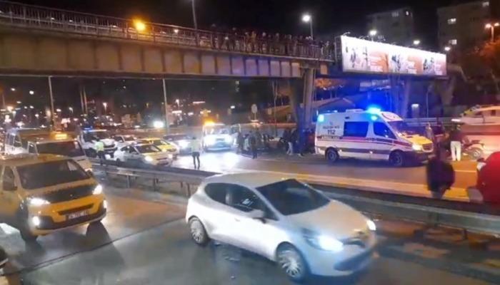 Kadıköy’de üst geçitten atlayan bir kişi ağır yaralandı! Yardımına sürücüler koştu