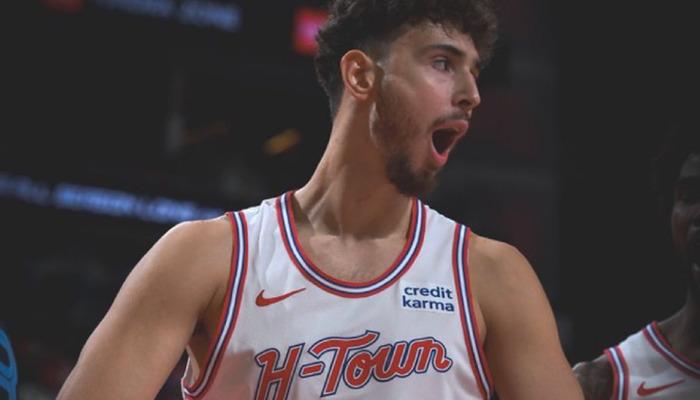 Alperen Şengün, NBA’de “triple double” yaparak galibiyete katkı sağladı