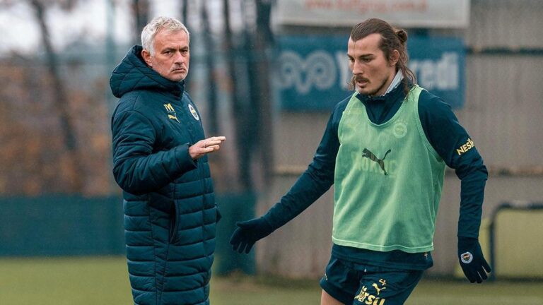 FENERBAHÇE’DE DERBİ DEĞİŞİKLİĞİ | Milli takım oyuncusundan Beşiktaş maçı öncesi müjde geldi!