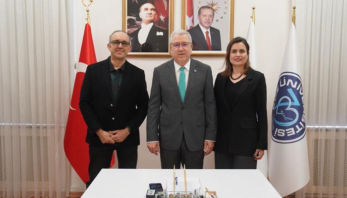 Romatik hastalıkları olanlar için devrimci bir proje: Termal tıbbi eldivenler geliştirildi!