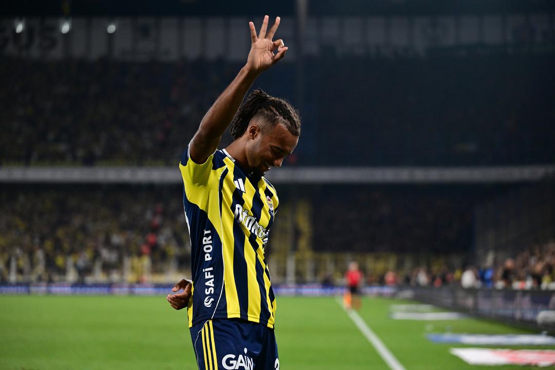 Kadıkenin sürpriz yok! Fenerbahce, Fennerbahce 3-1 kampında Kocaelisport'u 3-1 mağlup etti