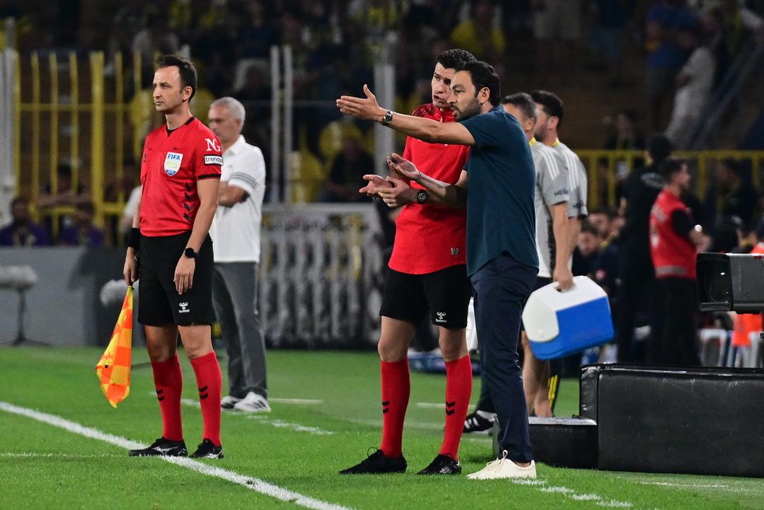 Kadıkenin sürpriz yok! Fenerbahce, Fenerbahce Field 5'te Kocaelisport'u 3-1 mağlup etti