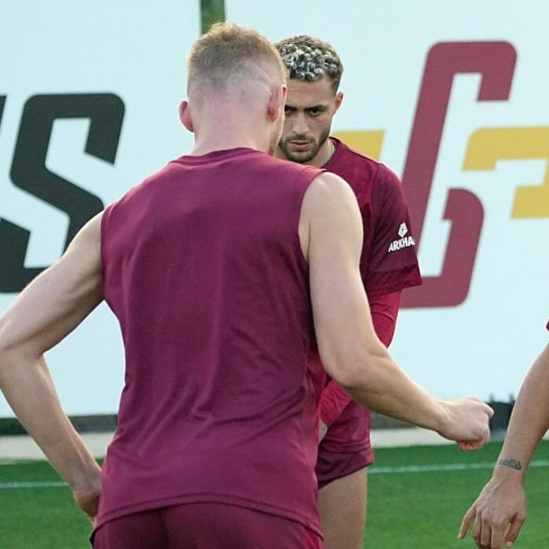 Galatasaray'ın yıldızının adı Baraş Alper Yulmaz sıcak bir gelişme yaşıyor! Yıldızla tanışan Başkan Dursun Özbek, ayrılıkta ısrar etti ... Neom ile anlaşma 4'e çok yakın