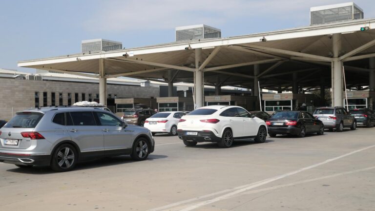 Gurbetçiler beklemeden sınır kapılarını geçiyor