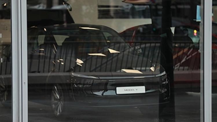 Tesla sahiplerinin dikkati! Bir Türk güvenlik açığını buldu