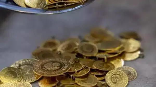 Altın fiyatlarında yeni rekor: Yükseliş devam edecek mi? Bugün Cumhuriyet'in altınının gramı, çeyrekliği ne kadar? 15 Ekim 2025 Çarşamba altının fiyatı...