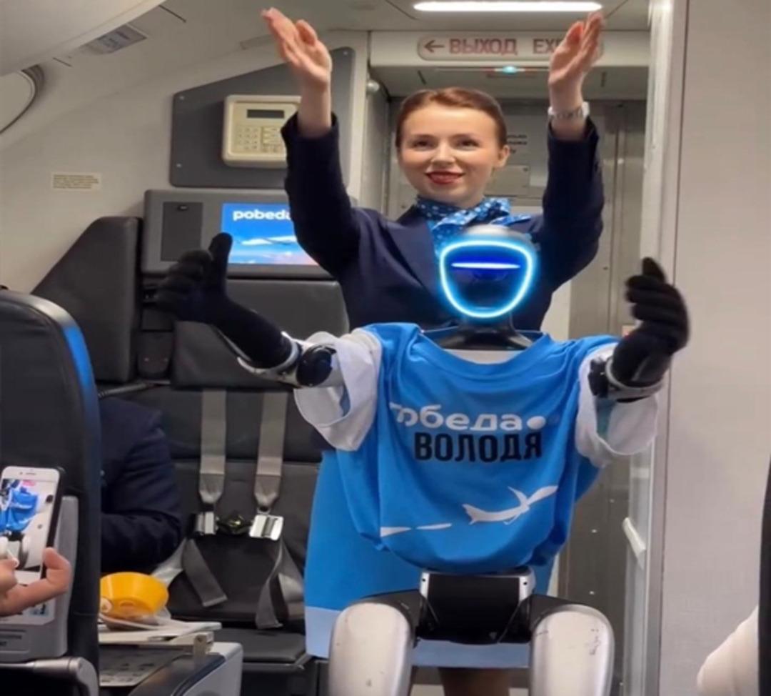 Rus havayolunun robot kabin ekibinin dünyadaki ilk testi