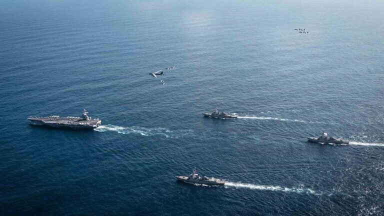 Yeni bir savaş kapımızda! Dünyanın en büyüğü… ABD Donanması duyurdu: Karayip Denizi'ne ulaştı!