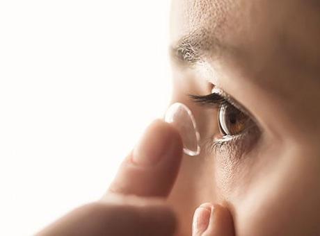 Gözlerinizi Koruyun! Kontakt Lens Sahipleri İçin 4 Önemli Kural